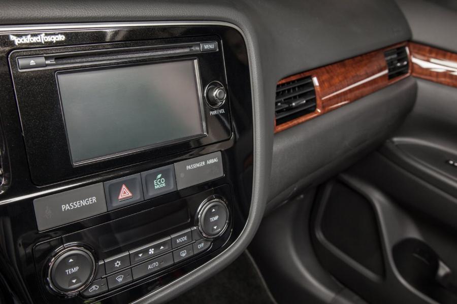  Mitsubishi Outlander 2014 года  (фото 73 из 136)